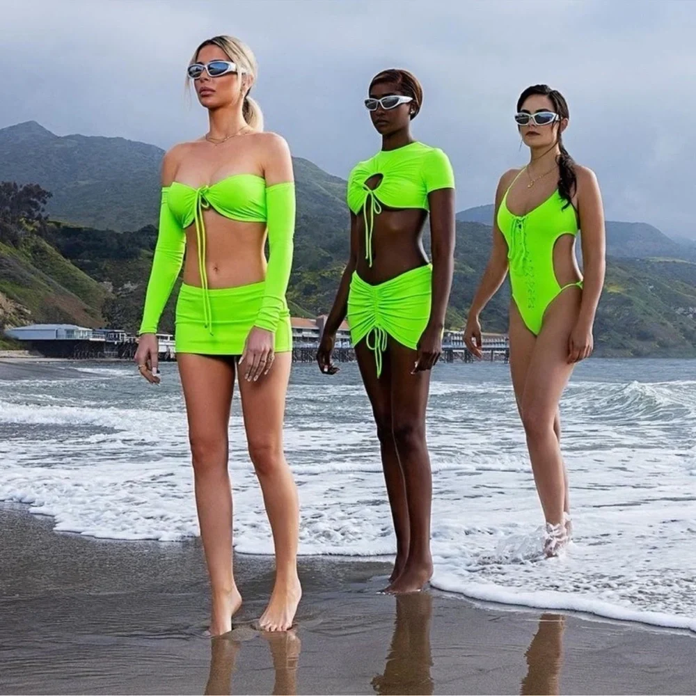 skims (B10) swim ruched tshirt NWT SIZE S NEON GREEN